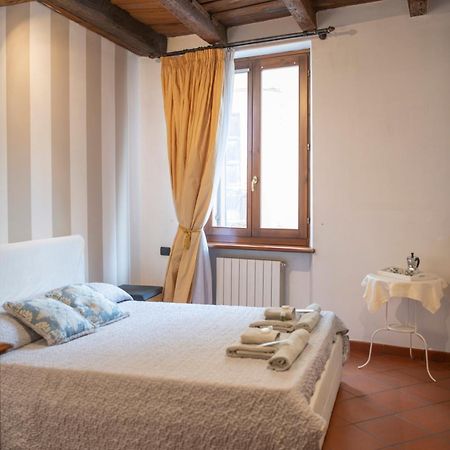 Ai Piedi Del Castello / 4Pl / Apt. Full Верона Екстер'єр фото