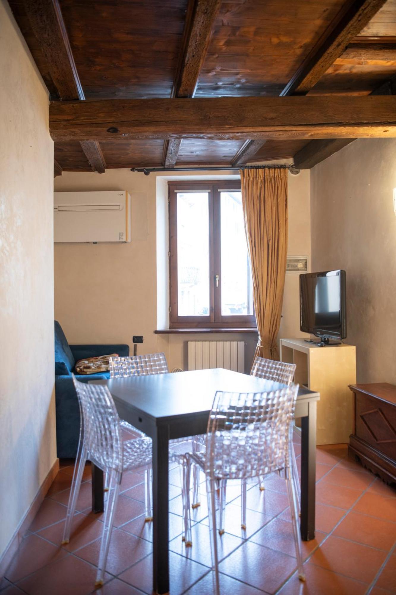 Ai Piedi Del Castello / 4Pl / Apt. Full Верона Екстер'єр фото