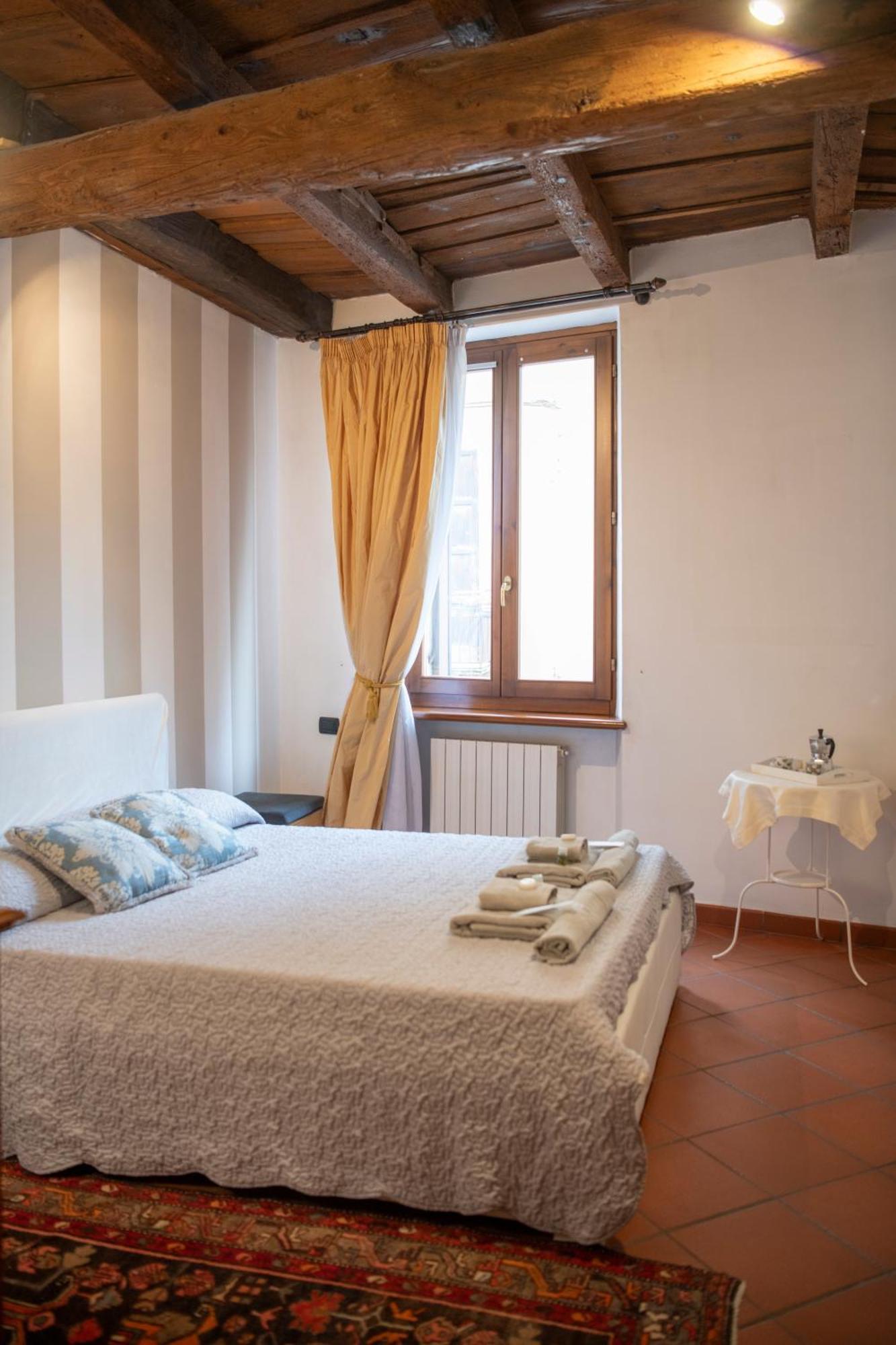 Ai Piedi Del Castello / 4Pl / Apt. Full Верона Екстер'єр фото