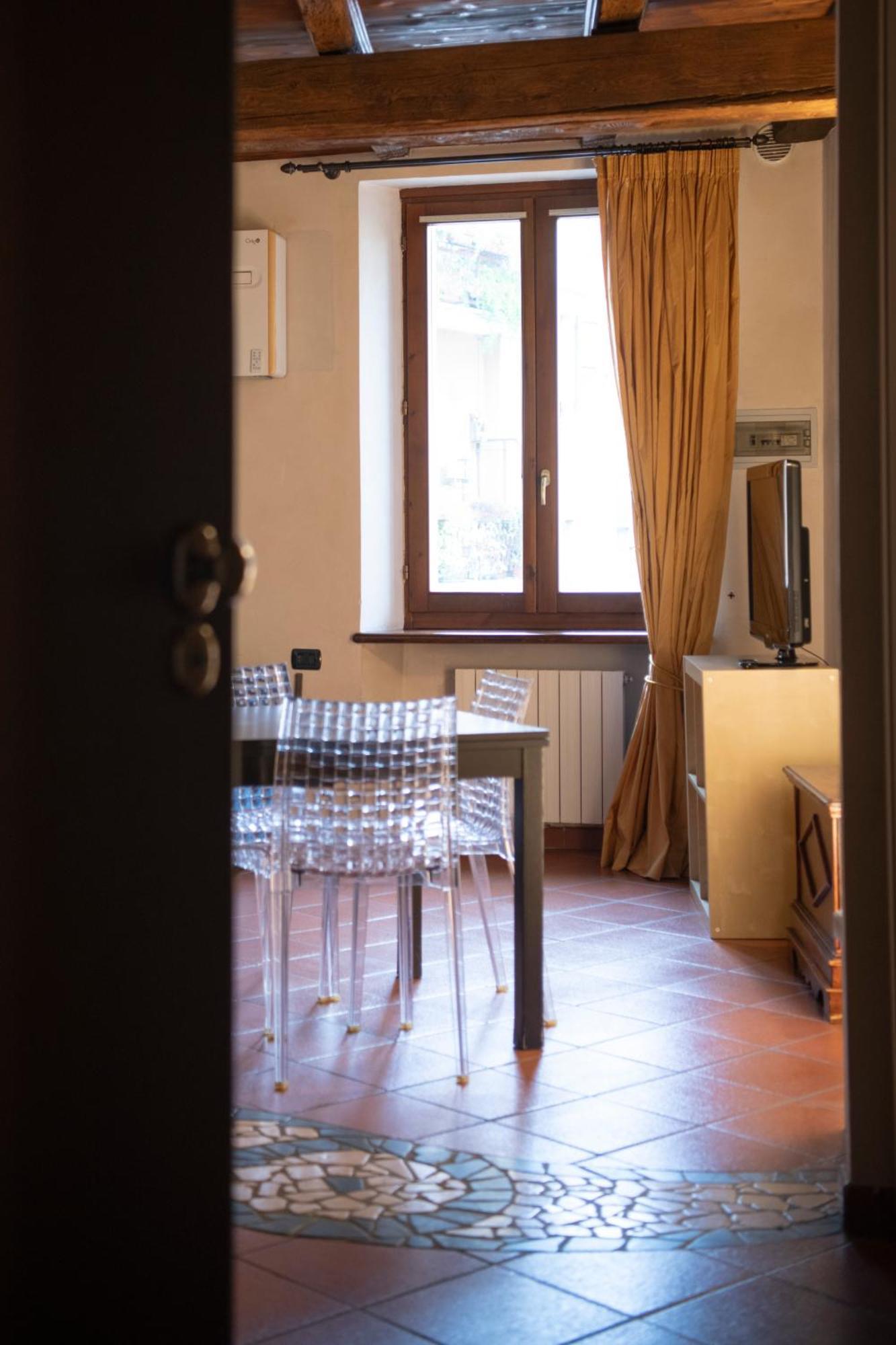 Ai Piedi Del Castello / 4Pl / Apt. Full Верона Екстер'єр фото