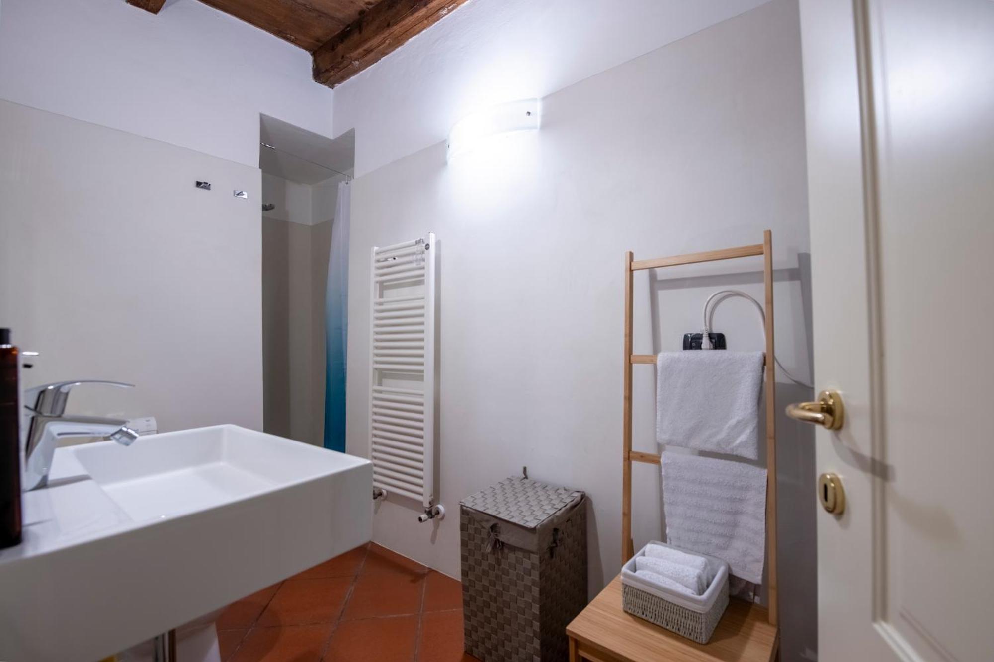 Ai Piedi Del Castello / 4Pl / Apt. Full Верона Екстер'єр фото